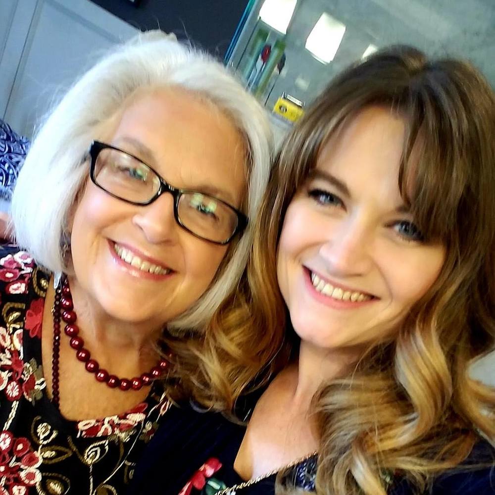 Meet your Posher, Gloria